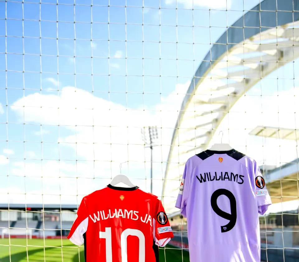 半岛体育投注-阿贾克斯客场获胜，淘汰赛圆满成功