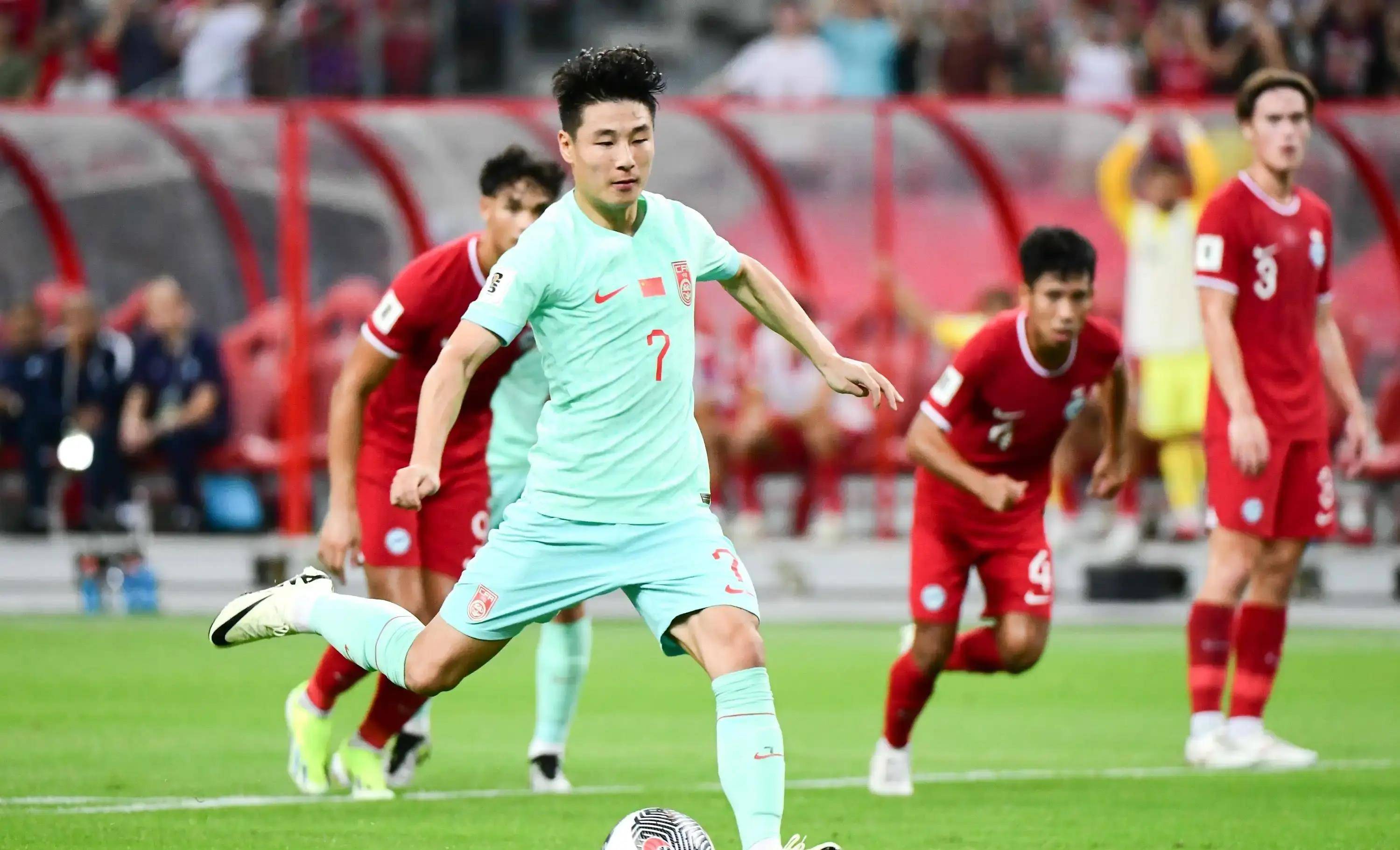 半岛体育注册-关于中国足球联赛球员表现超预期，赛事场面淋漓尽致的信息