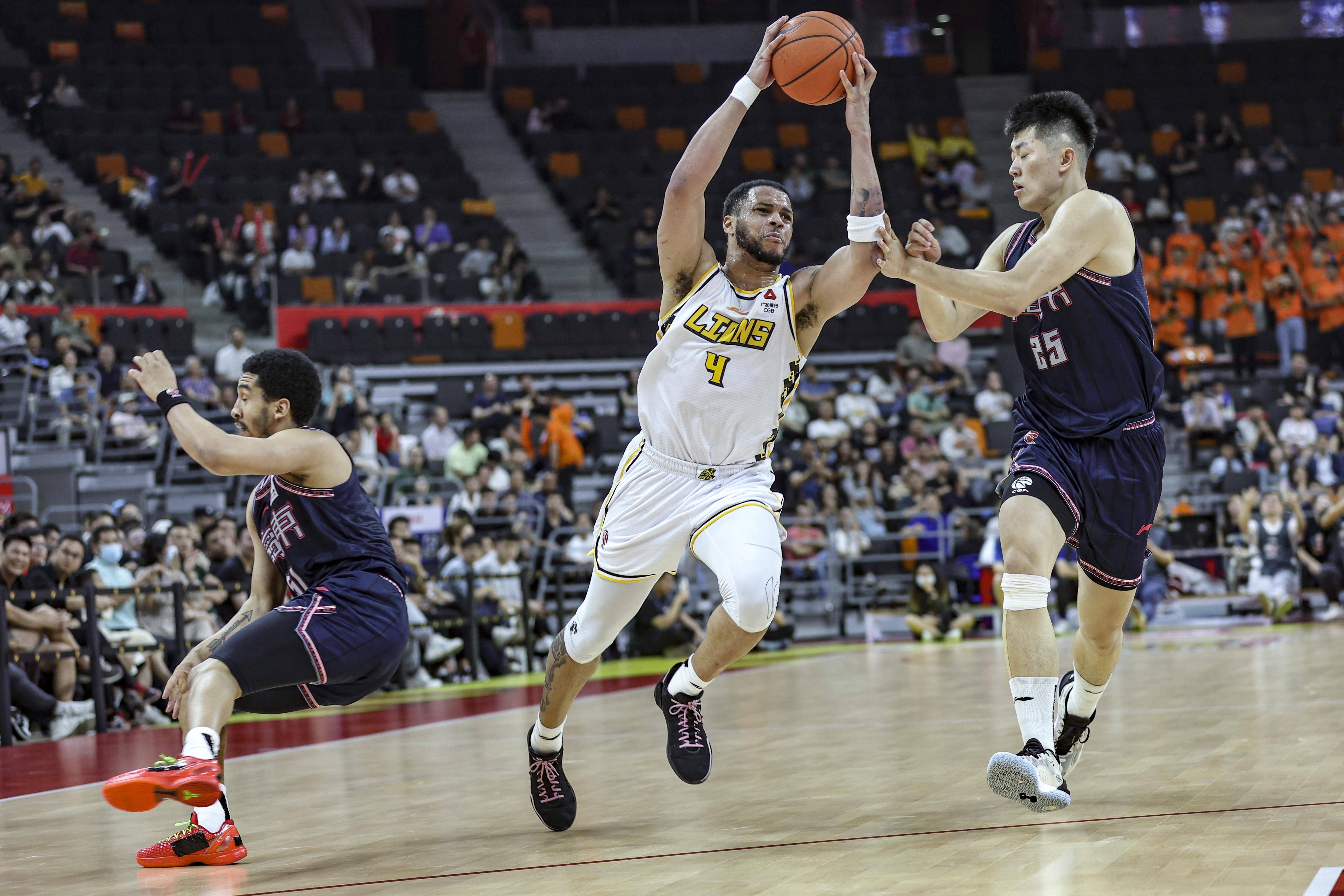 半岛体育链接-广厦男篮表现抢眼，实力强劲