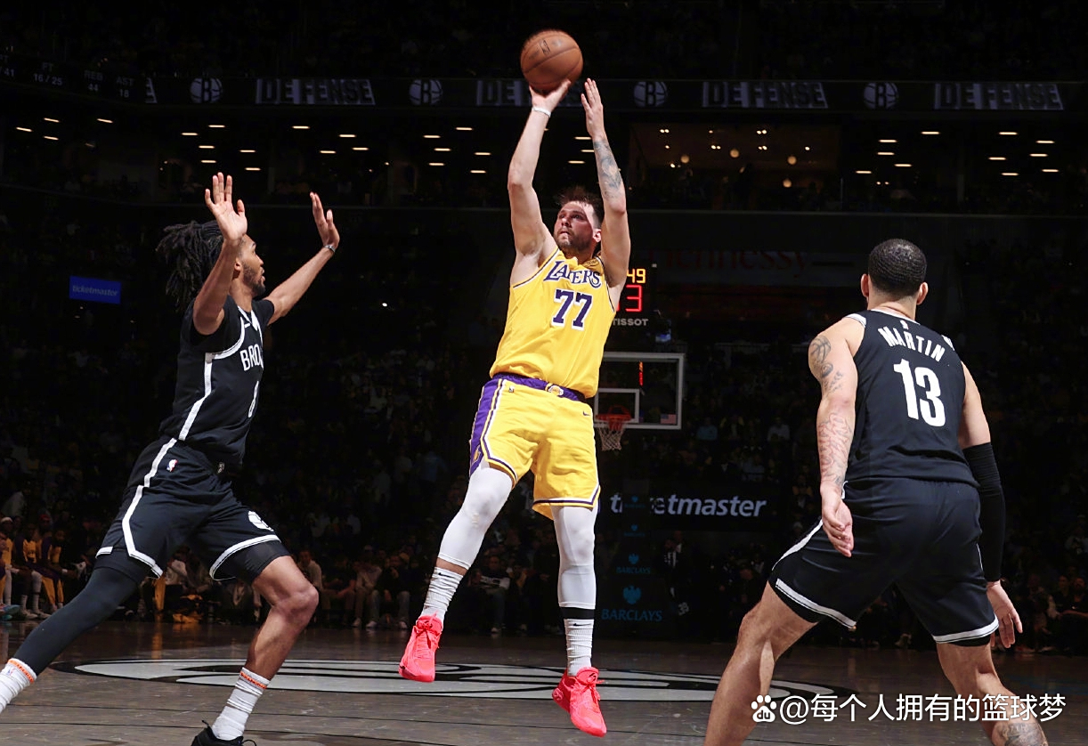 半岛体育竞技-关于湖人痛失与爵士的对决，遭遇两连败的信息