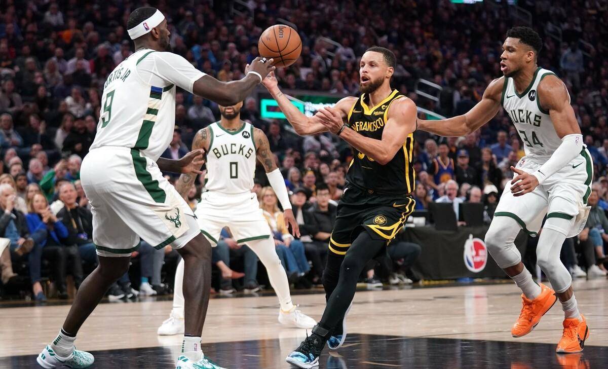 雄鹿队全员发威，大胜对手取得连胜的简单介绍