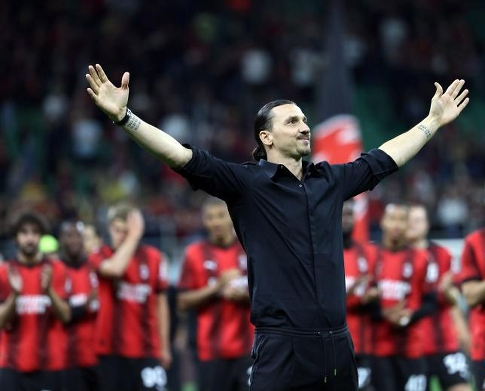 半岛体育电竞-伊布转会米兰后将继续向前